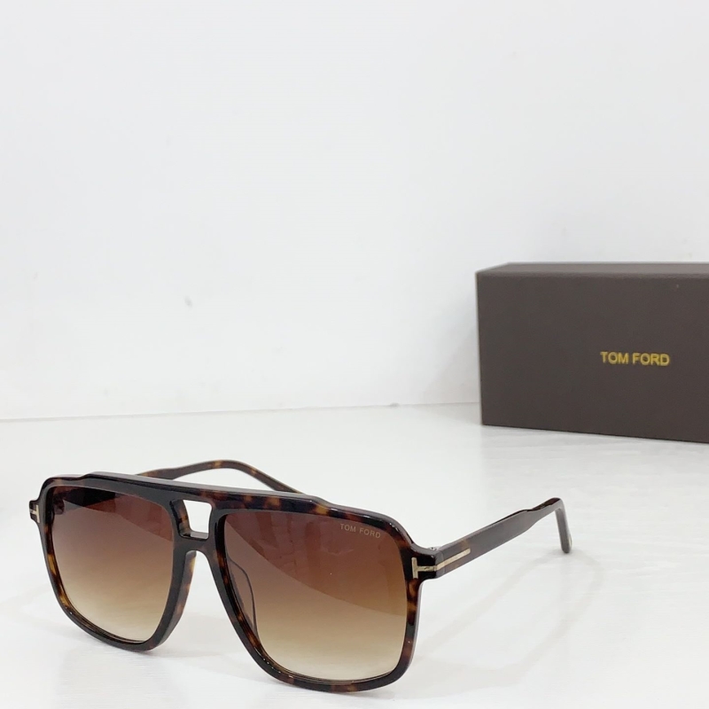TOM FORD